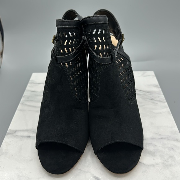 JustFab Black Peek Toe High Heel Ankle boot - Picture 2 of 6